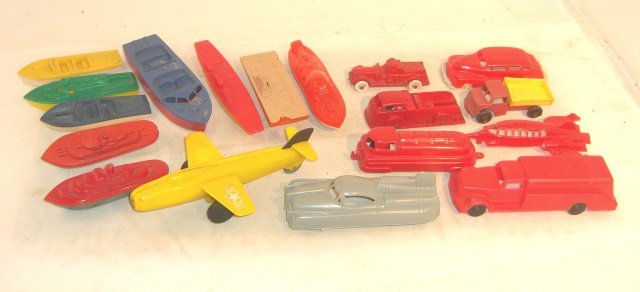 18 PLASTIC PIECES (1 of 1)