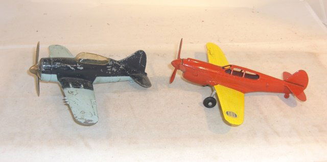 2 HUBLEY AIRPLANES (1 of 1)