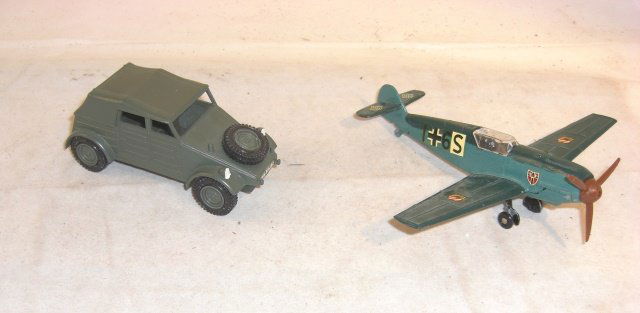 2 DINKY METAL PIECES (1 of 1)