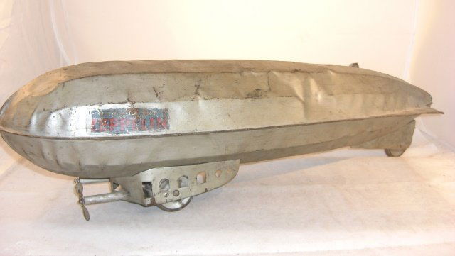 LITTLE GIANT ZEPPELIN (1 of 1)