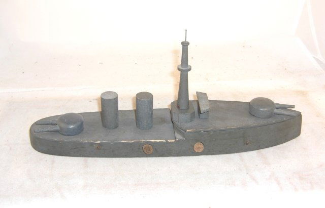 SCHOENHUT EXPLODING BATTLESHIP (1 of 1)