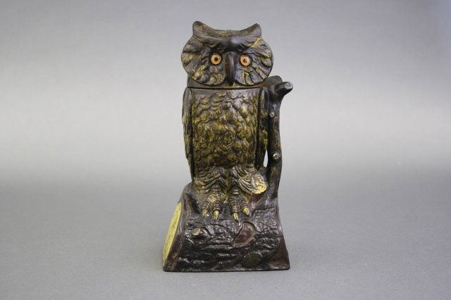 Owl Turns Head Bank (1 of 2)