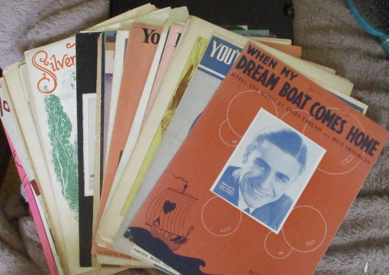 Lot of Vintage Sheet Music: Lot of Vintage Sheet Music 25 plus pieces of Sheet Music Edition: 1st Demensions: Standard Condition Report Varied conditions from fair