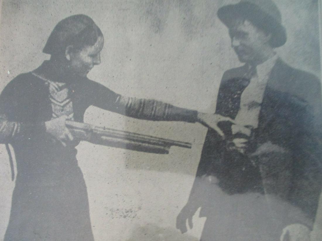 Rare Bonnie & Clyde Theater Broadside 1934: Famous Outlaws Clyde Barrow - Terror of the Southwest and his Gun Moll "Bonnie" Parker This is a showing of the pictures of the catching & death of Bonnie & Clyde that were