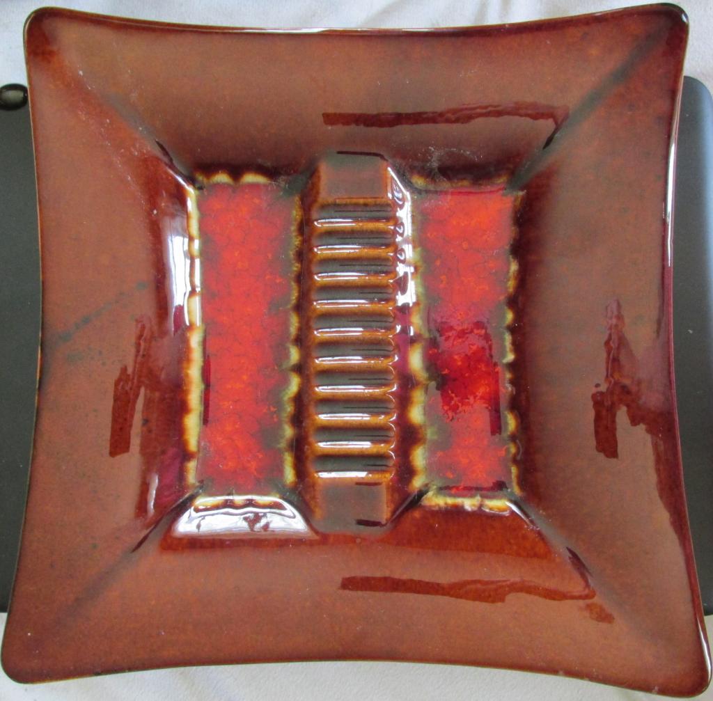 Outstanding Mid Century Modern Ashtray (1 of 2)