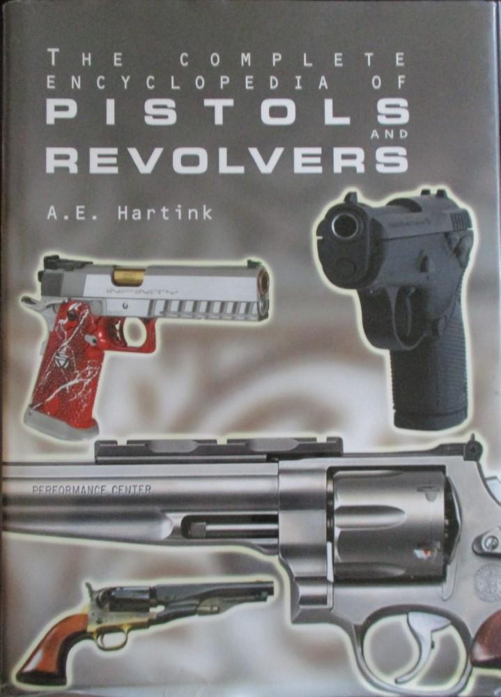 Encyclopedia of Pistols & Revolvers (1 of 6)