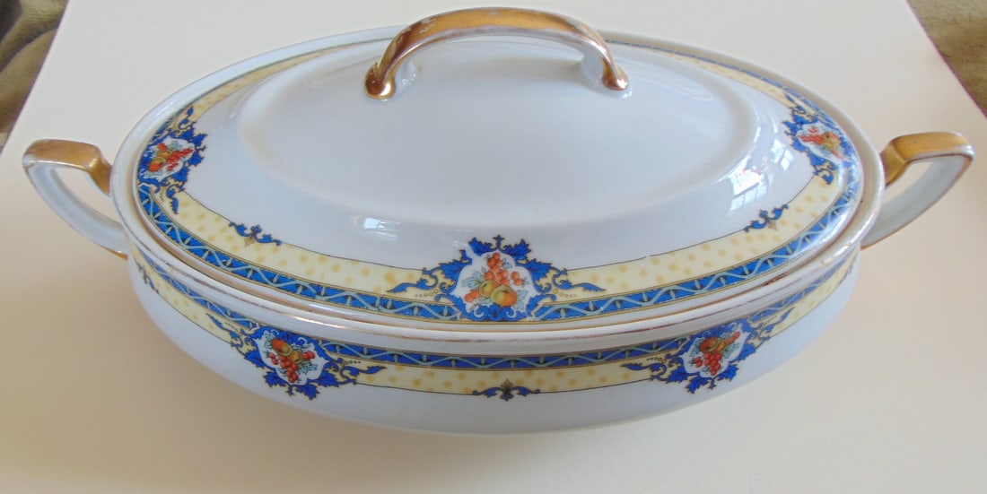 Czechoslovakia Serving Covered Bowl: Czechoslovakia Serving Covered Bowl "Victoria China Czechoslovakia" is a mark used by a porcelain company in Czechoslovakia in the early 20th century. The company was established in 1896 in the town o