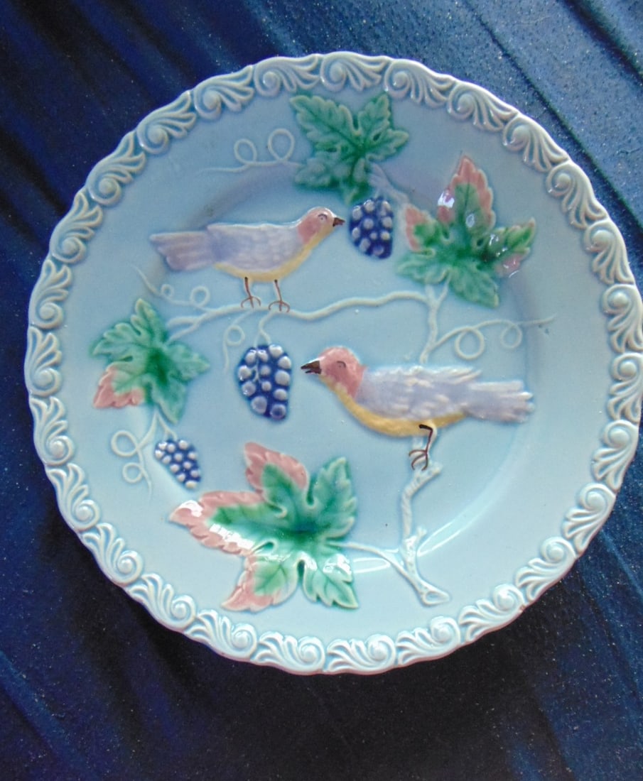 Majolica Light Blues Birds with Grapes Dish: Majolica Light Blues Birds with Grapes Dish Scalloped borders. Origin: Probably German Type: Majolica Dimensions: 8.5 Circumference Provenan