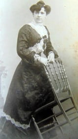 Atelier Bluhm - Lady with Tilted Chair