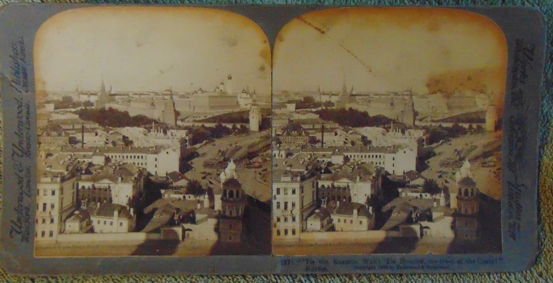 Kremlin Wall - Moscow Russia: Tis the Kremlin Wall Tis Moscow tje Jewel of tje Czars Russia Dated: Circa 1898 Subject: 19th century City Views Medium: Stereoview Dimensions: