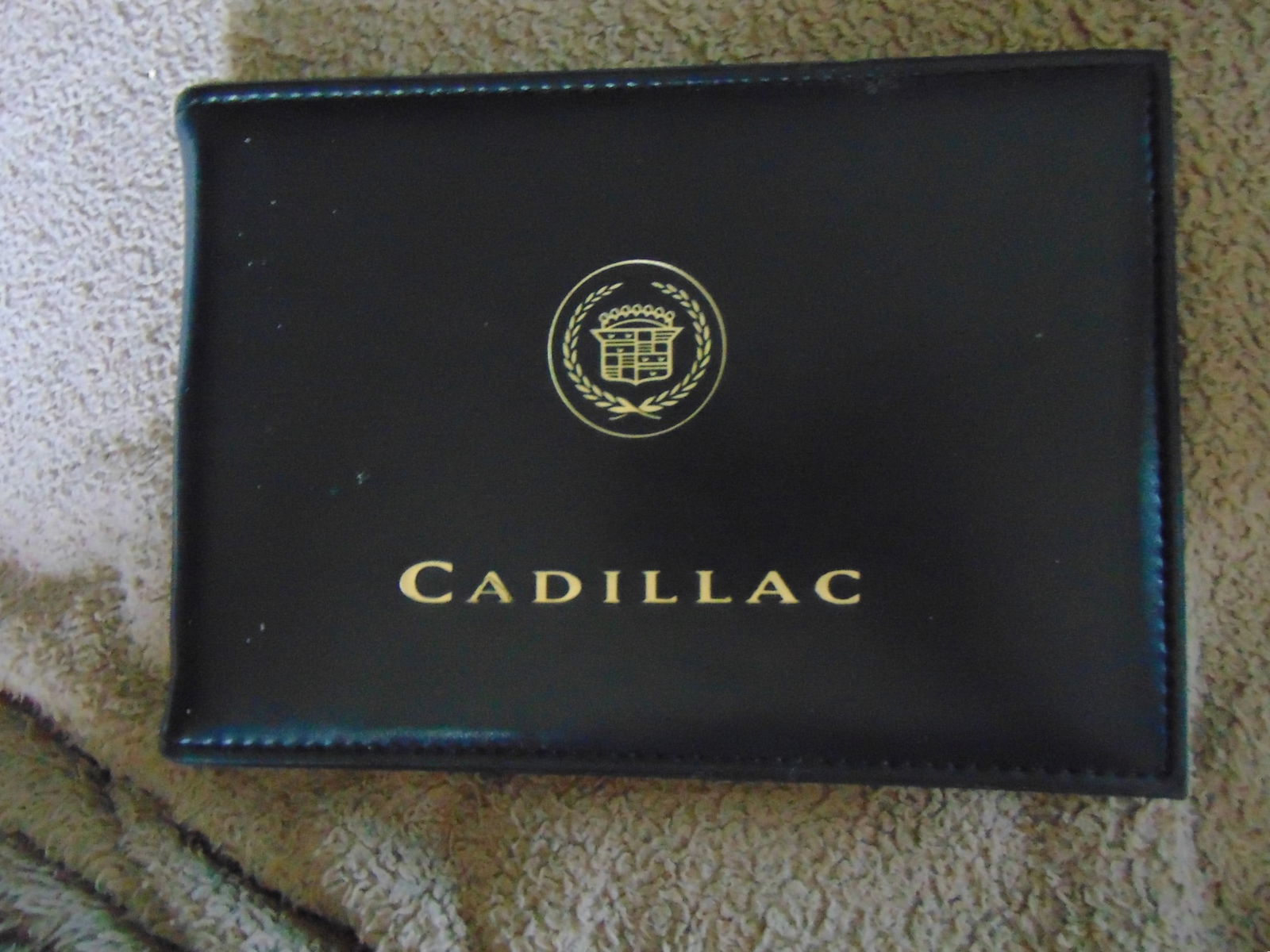 Cadillac Deville Users Manual 1998: Cadillac Deville Users Manual 1998 Dated: 1998 Binding: Leather Type: Automobiles Condition Report: Very good