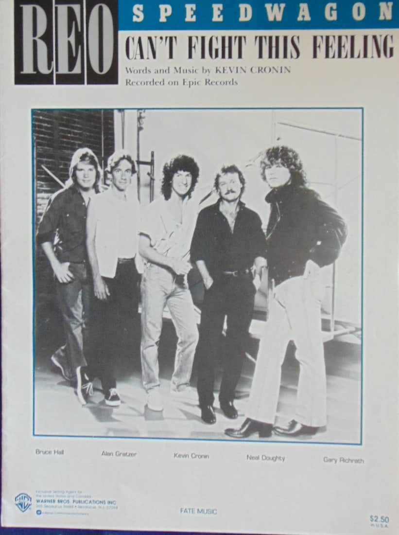 25 Plus Lot of Contemporary Sheet Music: 25 Plus Lot of Contemporary Sheet Music An amazing group of contemporary hits many in first editions - Some scarce. A great collection. See Photos Condition Report: Almost all very good or better