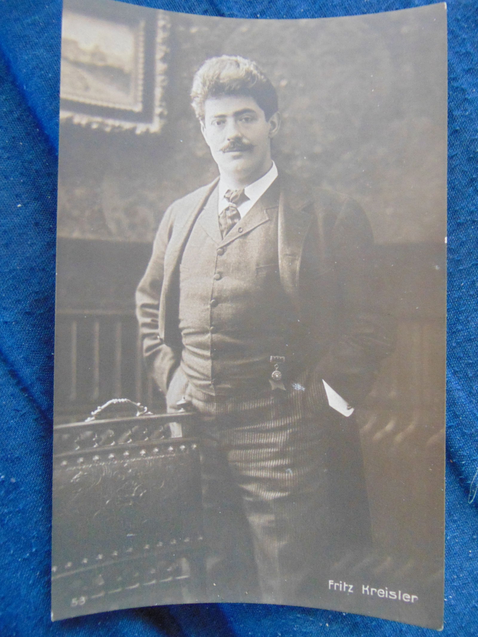 Fritz Kreisler - Renown Violinist and Composer: Fritz Kreisler - Renown Violinist and Composer Fritz Kreisler (1875-1962) was one of the most celebrated violinists of the 20th century, known for his exquisite technique, expressive playing, and capt