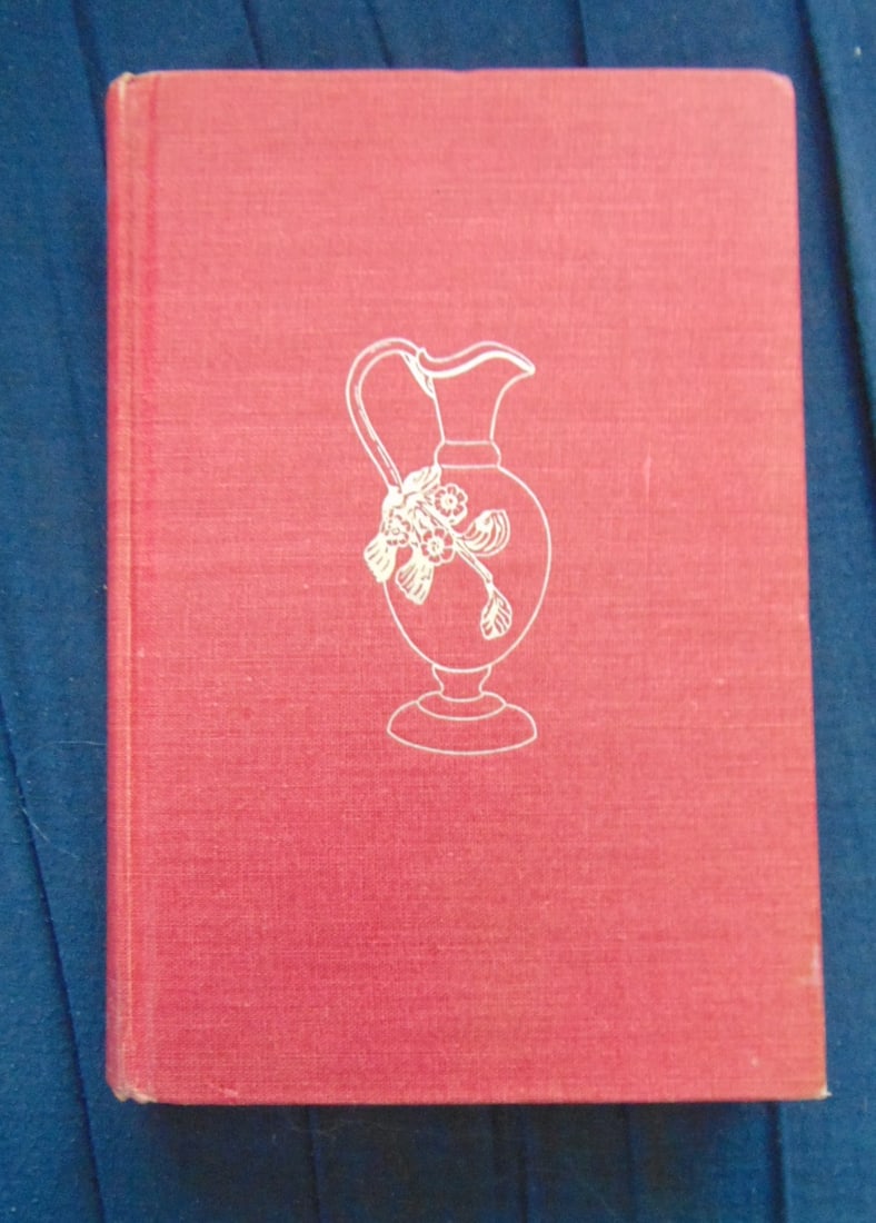Nineteenth Century Art Glass: Nineteenth Century Art Glass Author: Ruth Webb Lee Illustrations: B/W Photos Pages: 128 Size: 8vo Binding: Hardcover Type: Antiques Subject: Art G