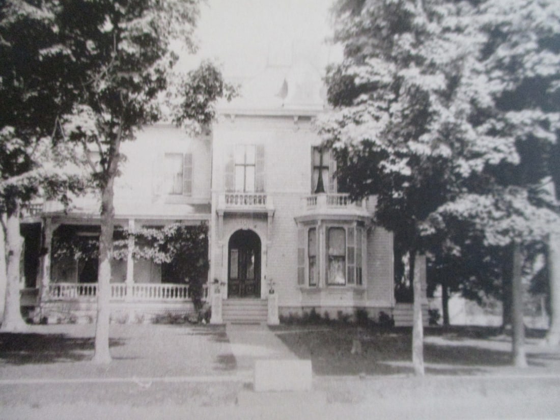Home of S. S. Van Saun - Warwick, New York: Home of S. S. Van Saun - Warwick, New York Extremely Rare Photographer: W. H. Parish Dated: 1893 Medium: Photomechanical Dimensions: