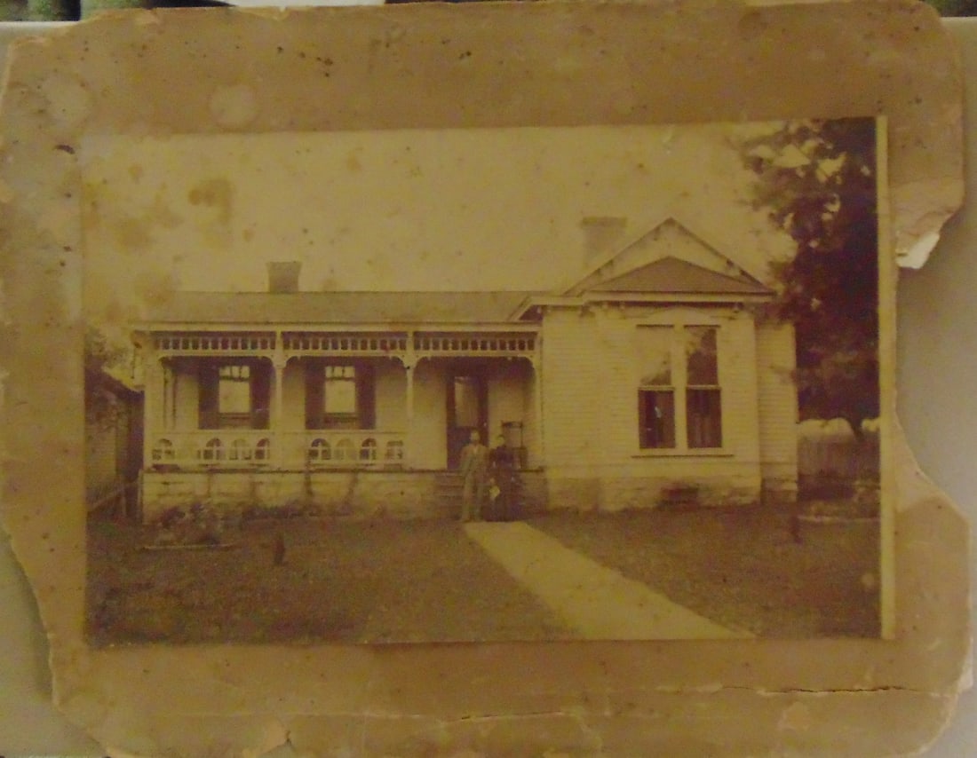 Home in Memphis Tennessee Photograph: Home in Memphis Tennessee Dated: Circa 1890 Medium: Albumen Dimensions: 8 x 10" Condition Report Photograph is good. Mounting has chipped and torn edges Subject References: 180F