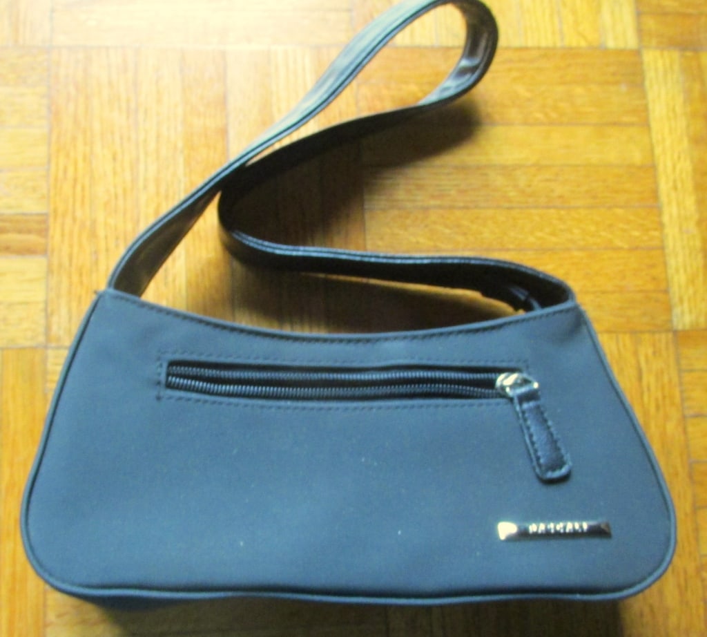 Pascali Handbag Purse: Pascali Handbag Purse Black Maker: Pascali Date/Period: 20th Century Material: Leather Type: Handbag - Purse Condition Report Very Good