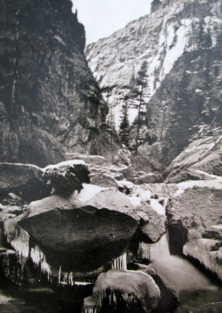 Los Pinos Canon - William Henry Jackson: Los Pinos Canon Toltec Gorge Showing Train of Cars Entering Tunnel From Photography by W. H. Jackson printed in Denver. Photographer: William Henry Jackson Date
