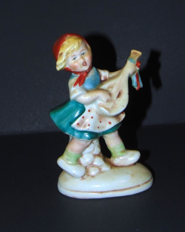 Walking Girl with Harp: Walking Girl with Harp Hand Painted Dimensions: 4.5" Condition Report No defects noted