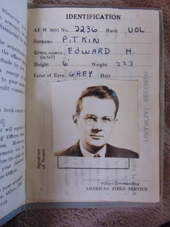 American Field Service Pass Book: American Field Service Pass Book With photo. Rare Dated: 1940's Size: Approx 21 pages. Condition Report Very Good Subject References: LF2