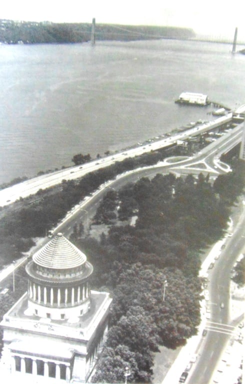 Grant's Tomb Along The Hudson: Grant's Tomb Along The Hudson Plate 29 Photographer: Wendy Holmes Dated: 1970's Subject: Hudson River Valley Medium: Halftone Dime