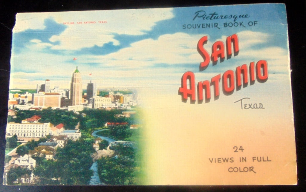 Souvenir Book of San Antonio Texas - Full Color: Picturesque Souvenir Book of San Antonio Texas - Full Color 24 Views in Full Color. With explanatory captions. It's a lovely memento , and has bright colors. Dated: C