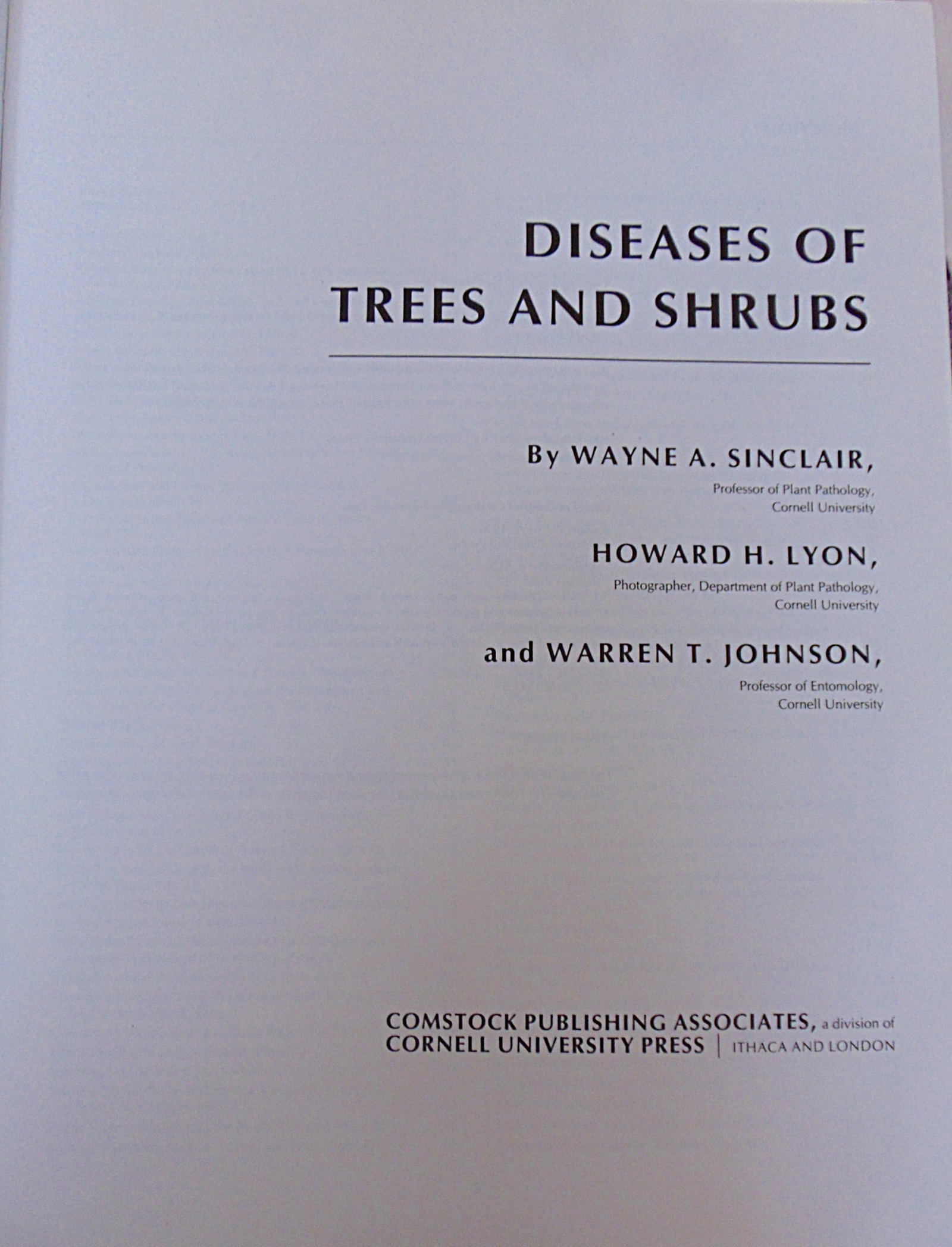 Disease of Trees and Shrubs: Silver Tone Glitz Cigarette Case Large Book. Color Plates. Author: Wayne A Sinclair Dated: 1989 Size: 4to Binding: Hardcover Type: Agriculture Provenanc
