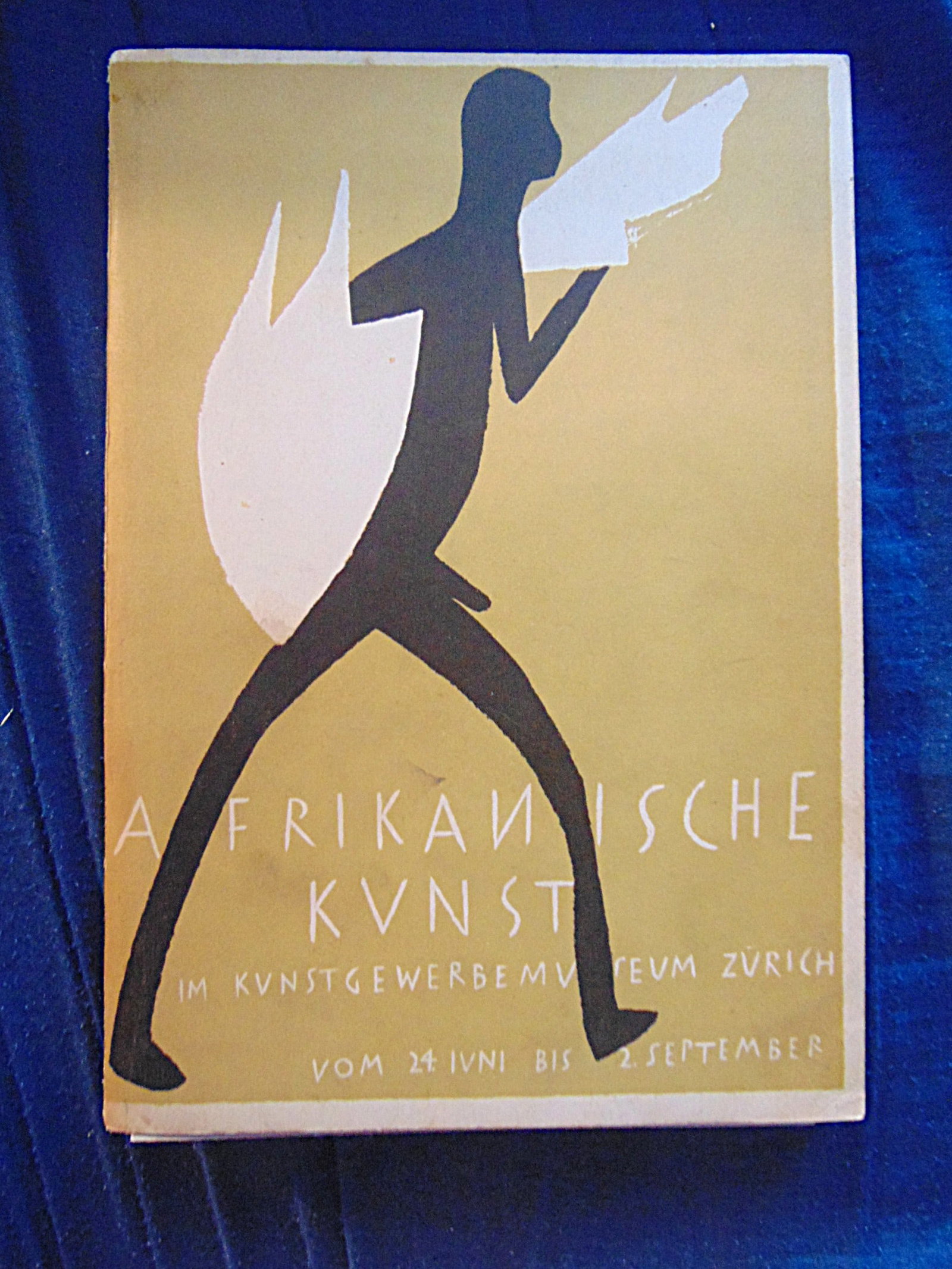 Afrikanische Kunst - African Art: African Art - Afrikanische Kunst- Text in German. Exhibition which ran from 24 June-2 September 1945. 8vo, 31pp text, 40 b&w photo plates of African carvings, pottery, etc . Both loose folding maps pr