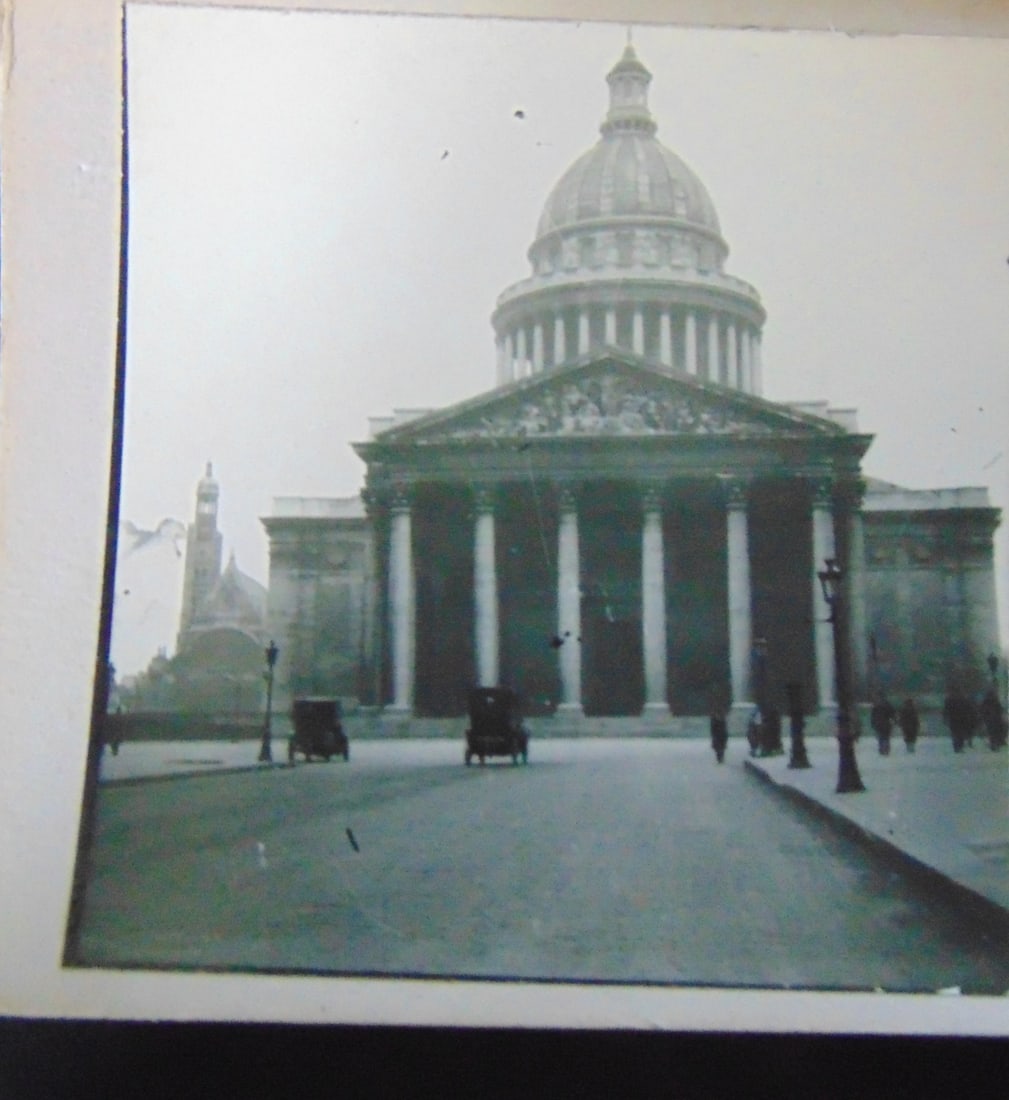 Saint Paul's Cathedral London England - April 1921: Saint Paul's Cathedral - London England Front Street View Dated with Cars. Rare. Photographer: Anonymous Dated: April 1921 Medium: Stereoview Provenance: Hill House Photograpy Collection Condition