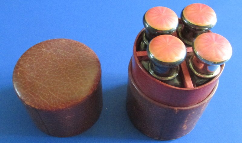 Shreve Perfumes in Leather Case (1 of 8)