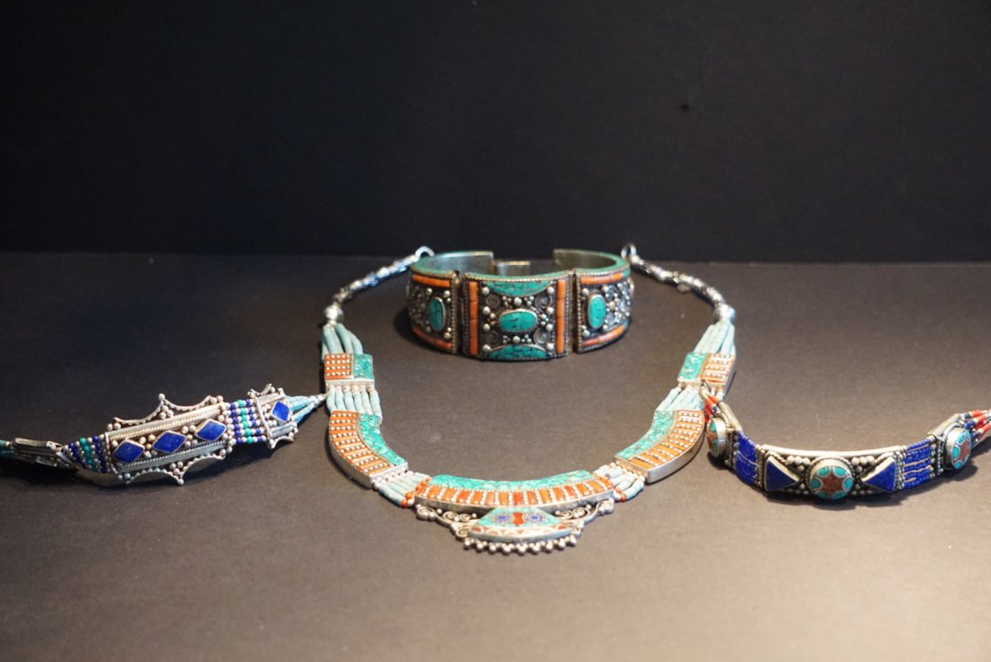 Native American Sterling and Semi Precious Stone Squash: 4 Piece Sterling silver lapiz lazuli and turquise antique Native American Squash Blossom jewlelry