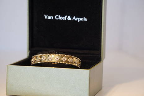 18k Yellow Gold Perlee Diamond fluer de lis Van Cleef: 18k Yellow gold Perlee bracelet with diamond fluer de lis Attributed to Van Cleef and Arpels VCA. Signed "VCA Au 750"