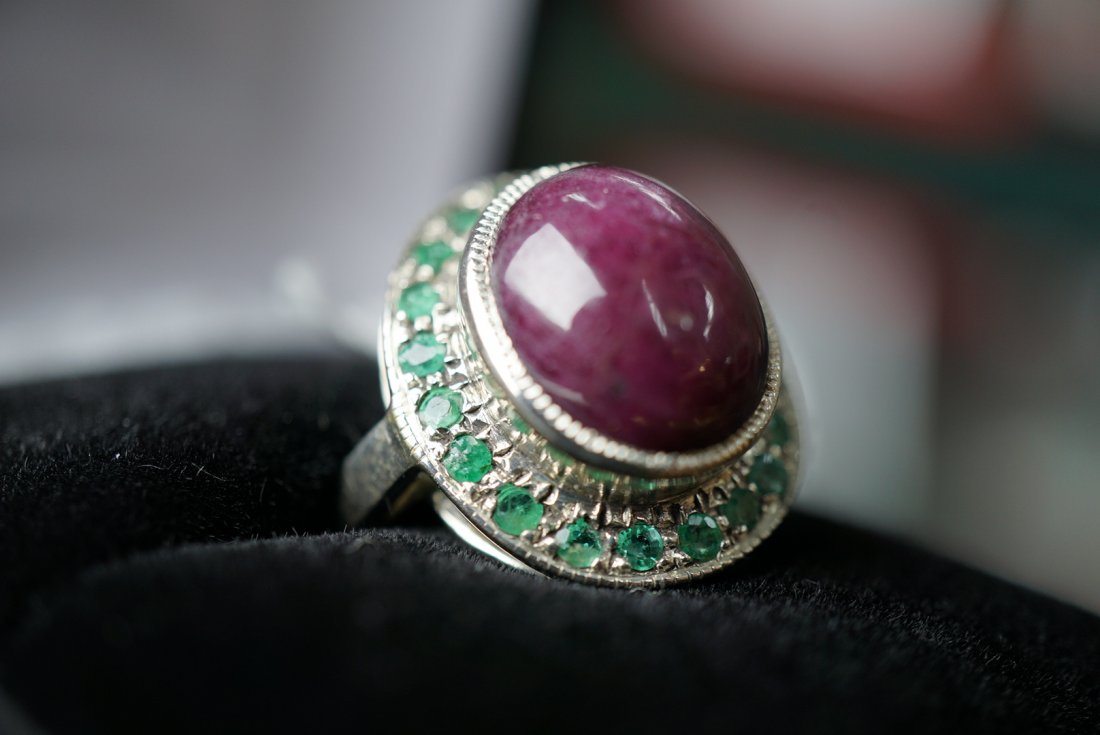 6 Carat Cabochon Ruby with Emerald Ring (1 of 2)