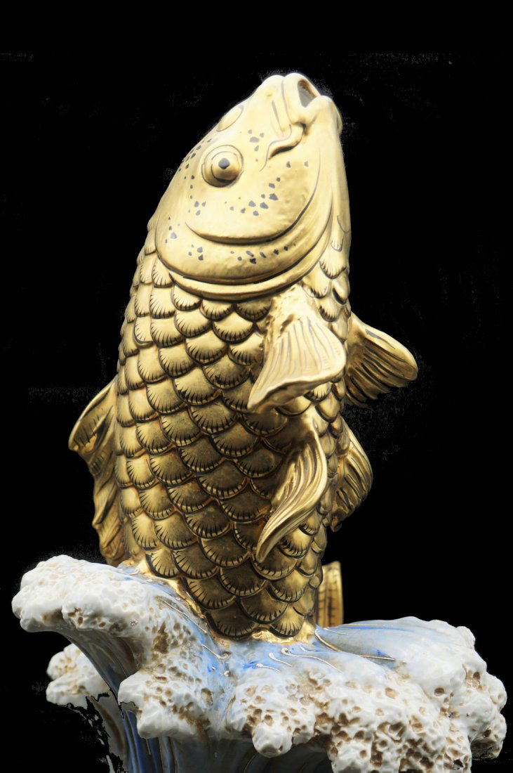 Japanese Gilt Porcelain Fish (1 of 7)