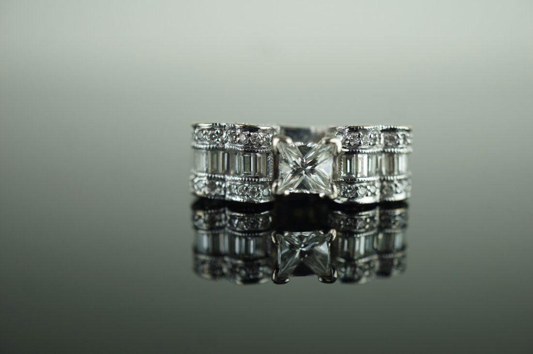 18k White Gold Art Deco Ring with Diamonds (1 of 7)