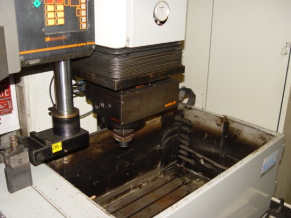 Mitsubishi M25J CNC Ram EDM - 2