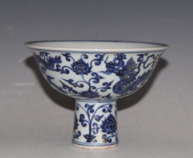XUANDE MARK, A BLUE AND WHITE GOBLET (1 of 8)