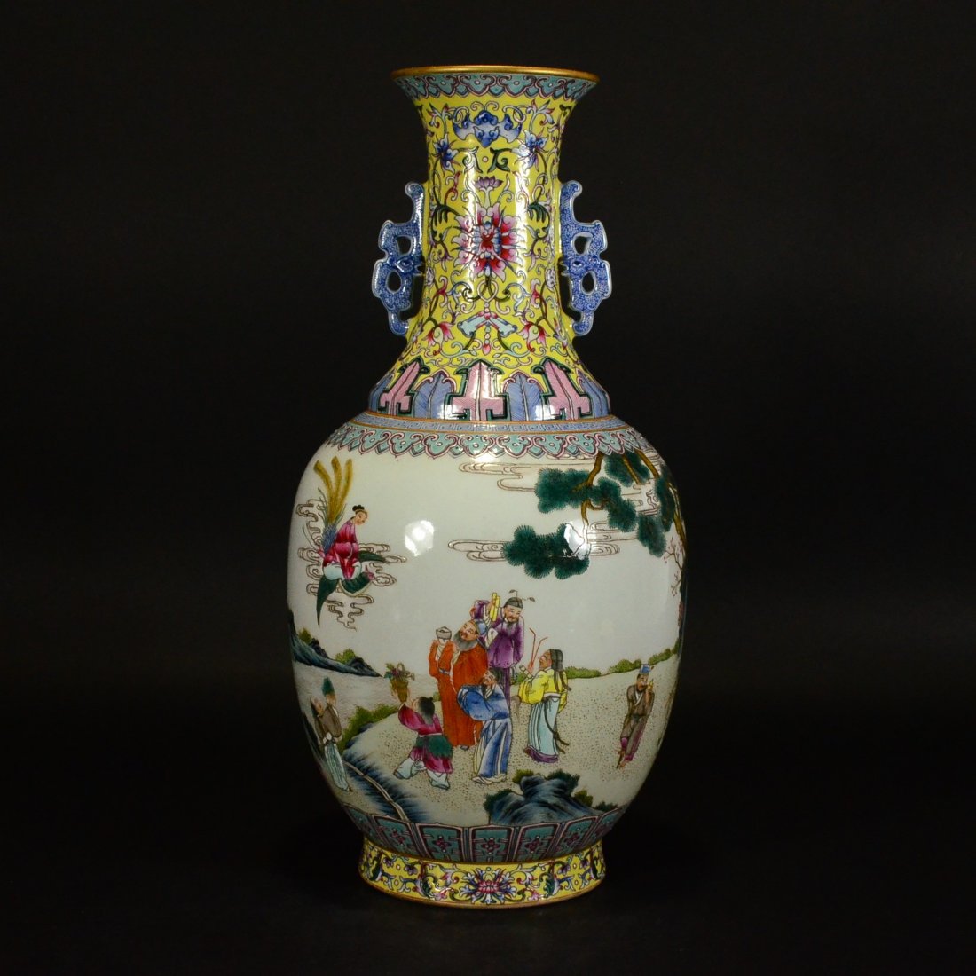 QIANLONG MARK, A FAMILLE ROSE VASE WITH HANDLES (1 of 8)