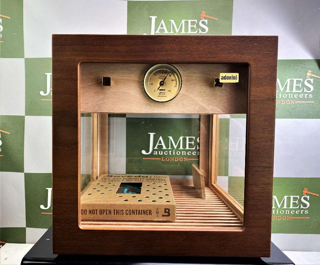 Adorini Cube Delux Walnut Humidor With 10 Montecristo (1 of 5)