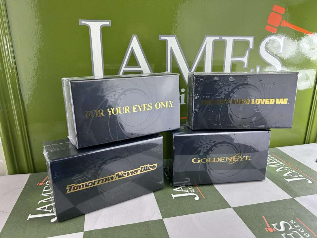 Corgi James Bond 007 Collection-Die Cast Classics (1 of 7)