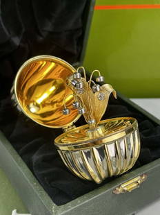 Fabergé Solid Silver & Gold Plate Egg With Diamond Lily Of The Valley Brooch: Franklin Mint Solid Silver Fabergé Egg With Diamond Lily Of The Valley Brooch, stunning rare exmple hallmarked as piuctured Silver & gold plated in original case.