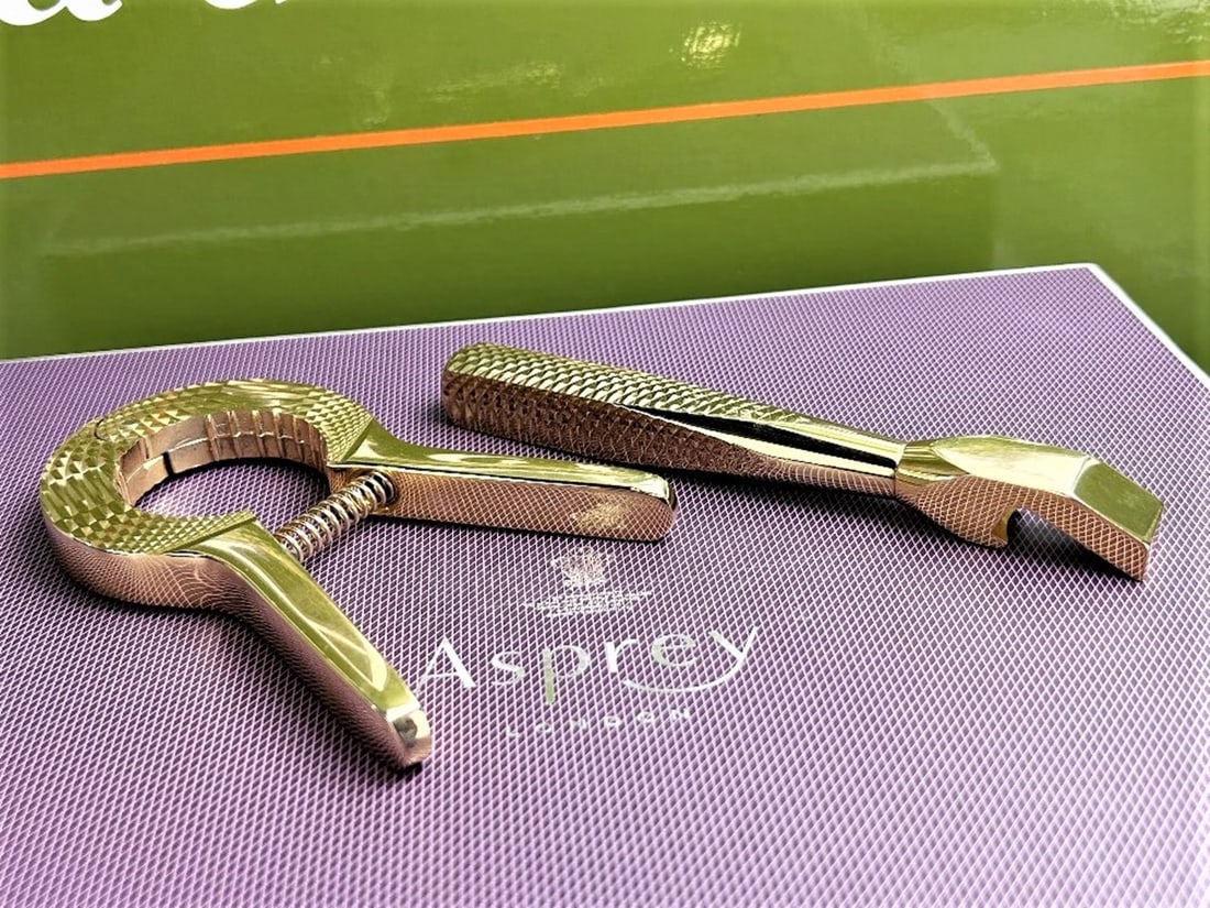Asprey Two-Piece Gold Plated Bar Tools Set Circa 1950/70`s: Asprey Two-Piece Gold Plated Bar Tools Set Circa 1950s to 1970s