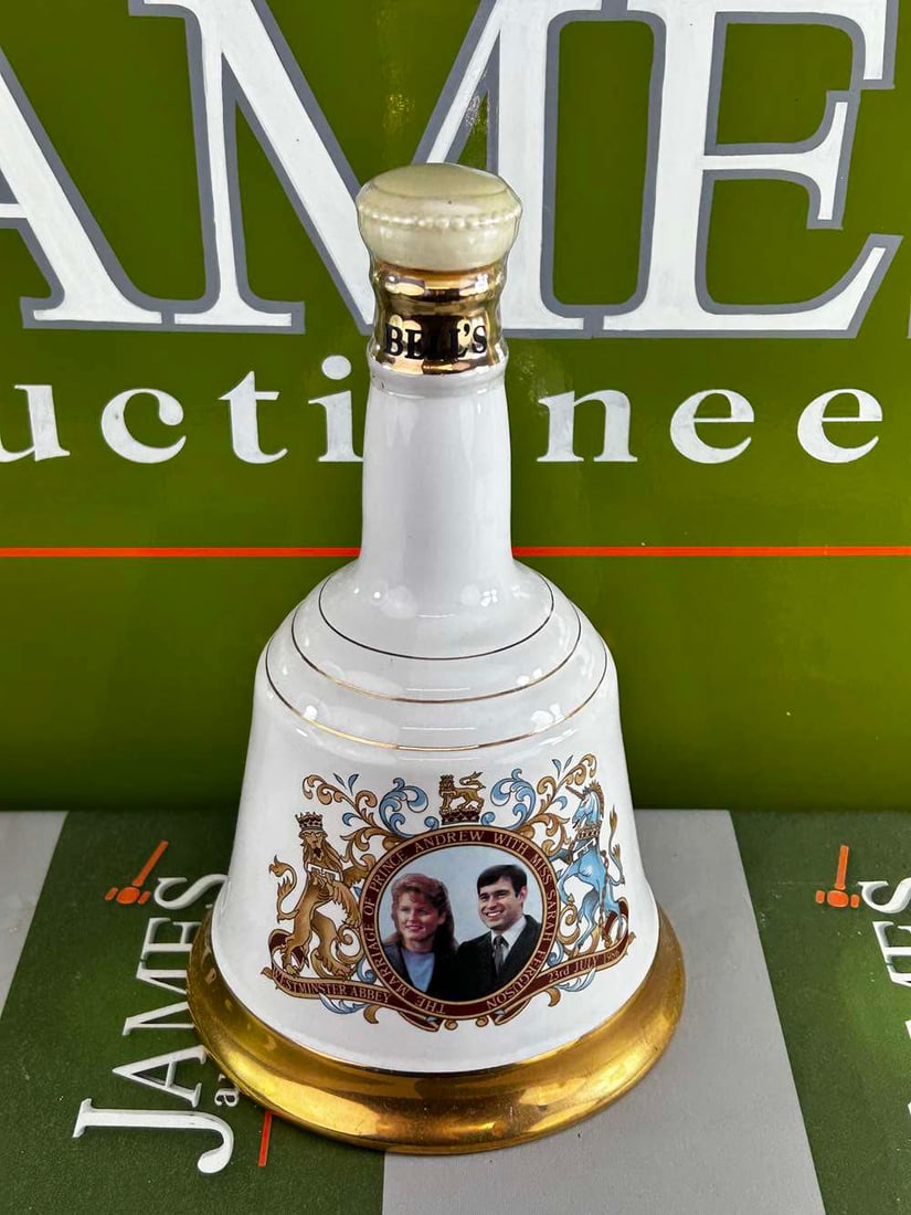 Bells Whiskey Commerative Special Edition- Prince Andrew & Sarah Ferguson 75cl: Bells Whiskey Commerative Special Edition- Prince Andrew & Sarah Ferguson sealed example with full content of 75Cl Bells Whiskey