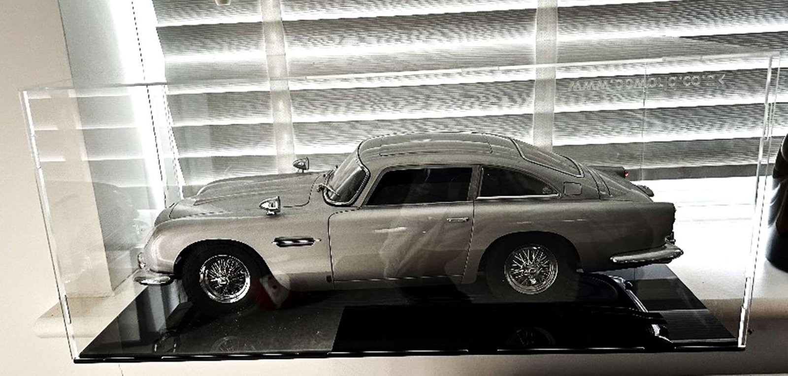 Display Case/Cover for 1/8 scale models. (1 of 2)