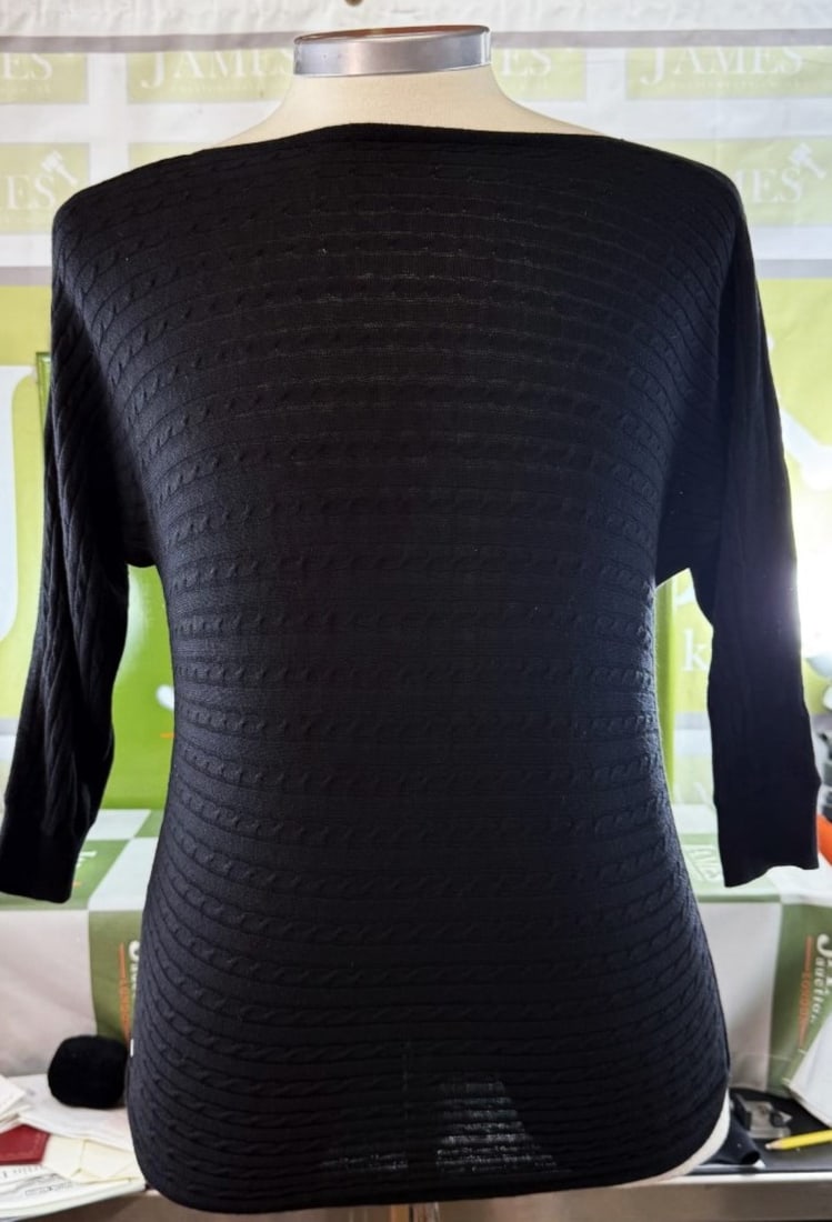 Ralph Lauren Ladies Navy Jumper Size Small: Ralph Lauren Ladies Navy Jumper Size Small, From a well known premium pre owned retailer who specialises in top quality brand name garments, bags and shoes etc, all items are pre checked for authentic