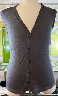 Hackett London Merino Wool Italian Thin Yarn Waistcoat Under Jacket Garment: Hackett London -Merino Wool Italian Thin Yarn Waistcoat Under Jacket Garment, size Large, unused example original Rrp £149.99. From a well known premium pre owned retailer who specialises in top