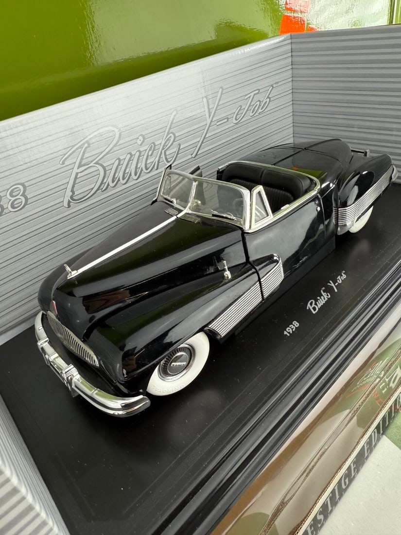 Anson 1:18 Scale Buick Y Job 1938 (1 of 5)