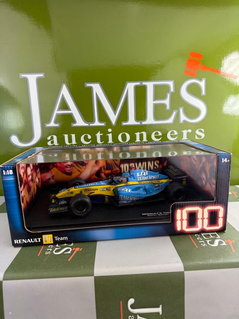 Hot Wheels 1:18 Fernando Alonso 100th Win Ltd Edition Renault Bahrain 2005 (1 of 6)