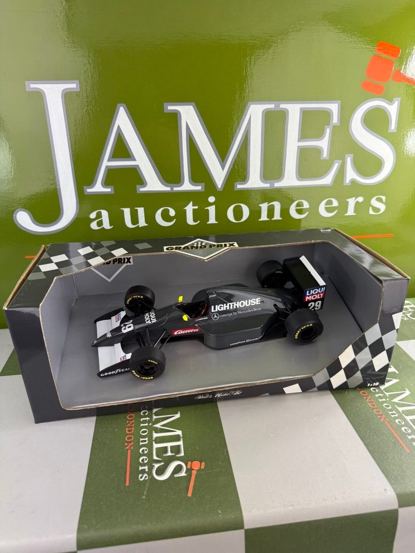 Paul`s Model Art 1:18 Sauber C12 (Karl Wendlinger) 1993: Paul`s Model Art 1:18 Sauber C12 (Karl Wendlinger)- A rare undisplayed example complete as pictured with original packaging-plastic missing as pictured.