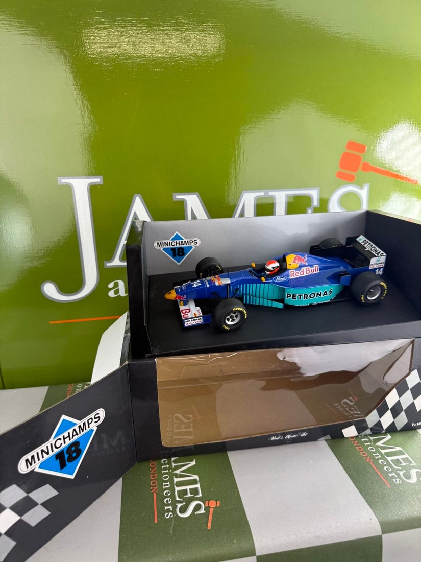 Minichamp 1:18 Sauber Ford Zetec C15 (J. Herbert)1996 (1 of 4)